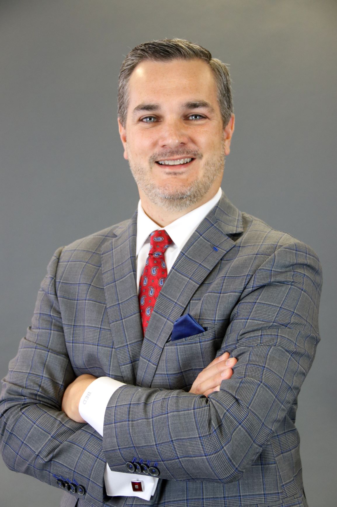 new-york-life-managing-partner-brad-dufrane-serving-victor-new-york